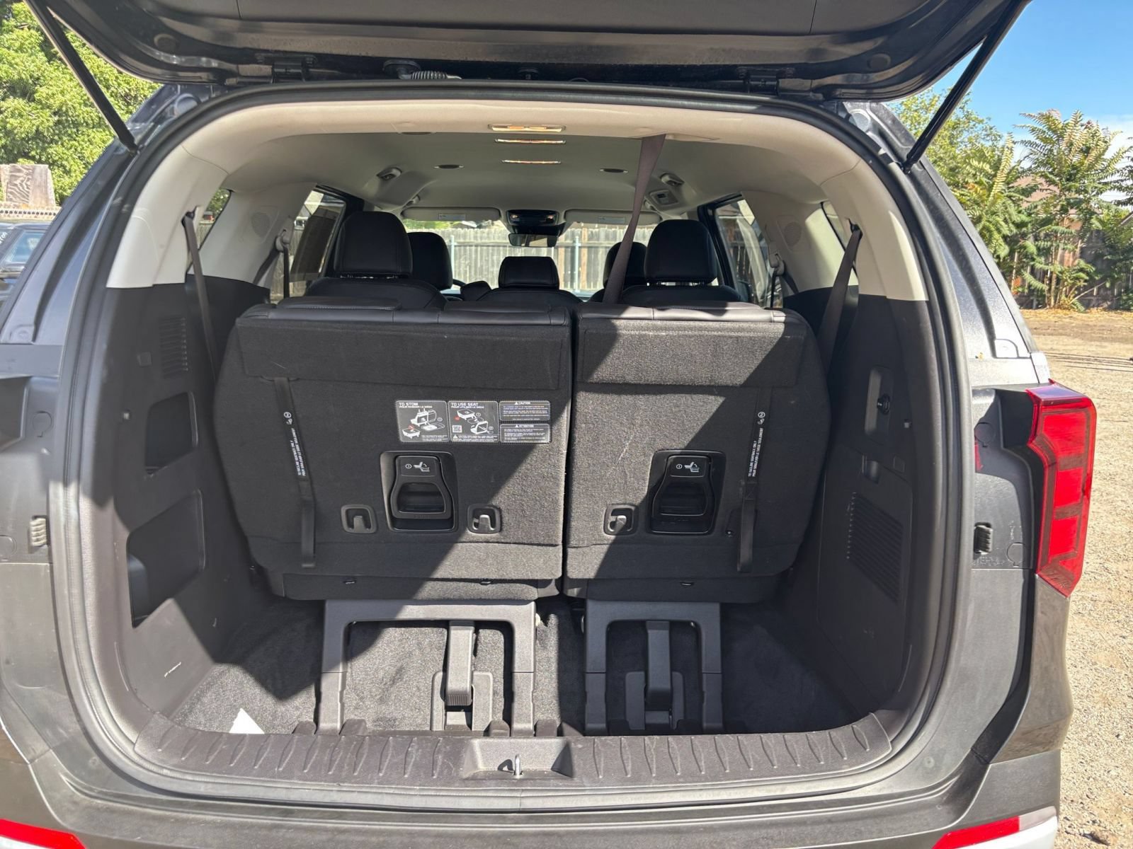 Used 2026 Kia Carnival FWD image 33