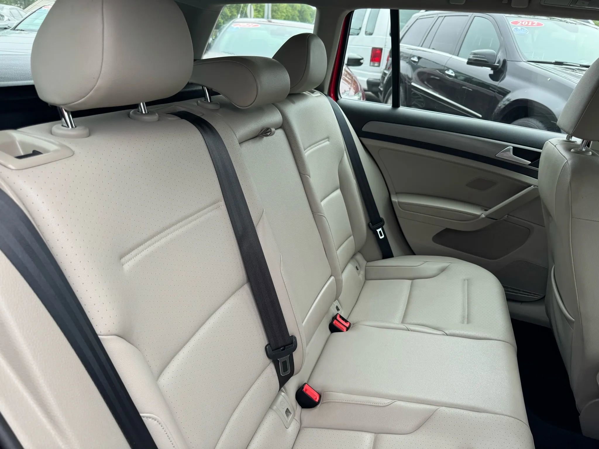 Used 2015 Volkswagen Golf SE image 17