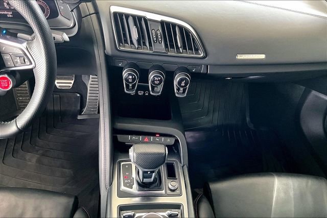 Used 2017 Audi R8 V10 w/ Carbon Exterior Package AWD/4WD image 11