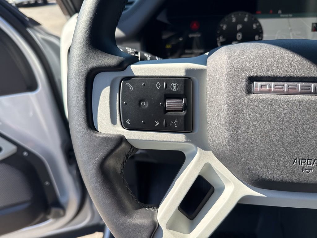 Used 2024 Land Rover Defender 110 SE image 19