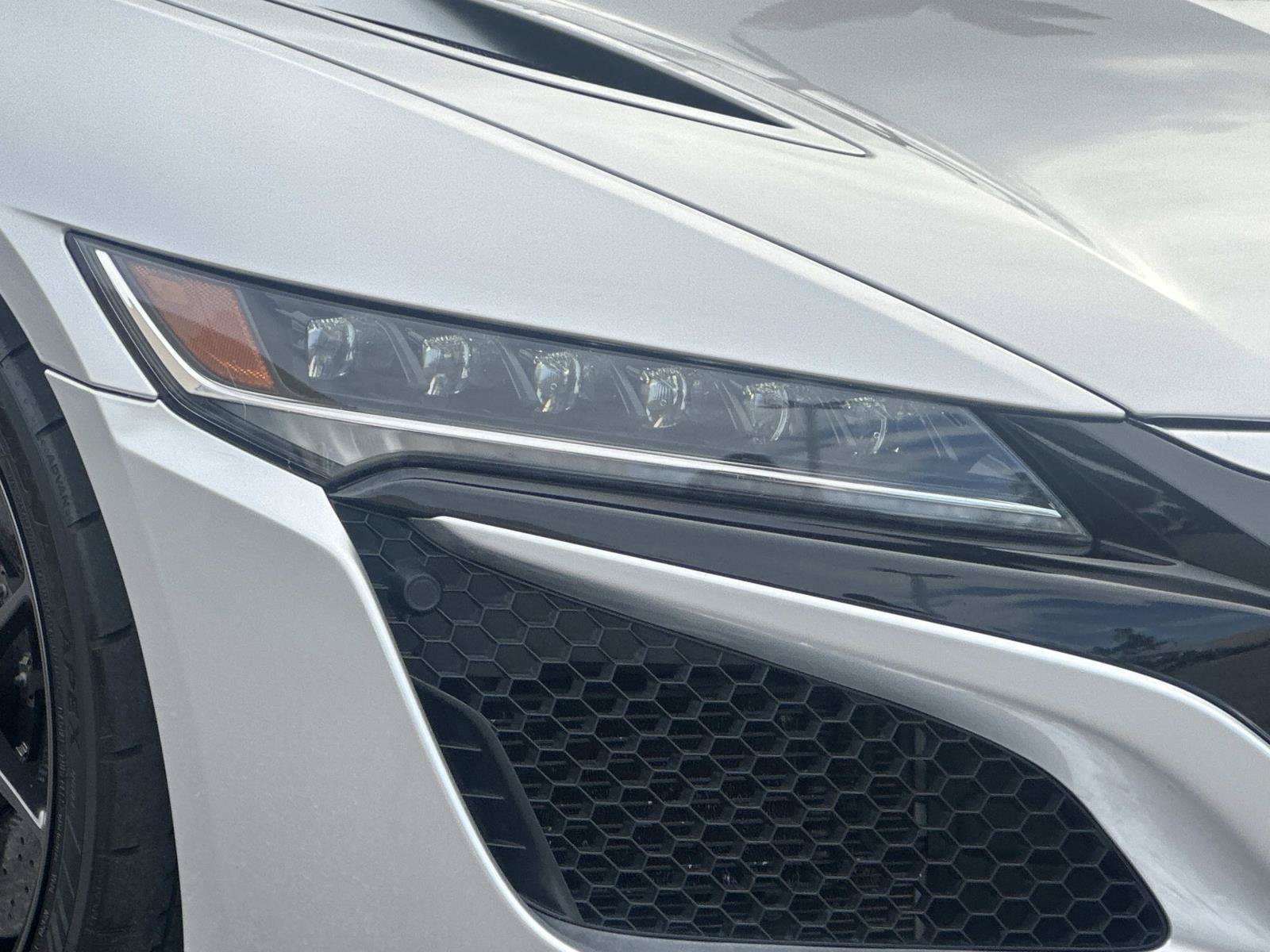 Used 2017 Acura NSX AWD/4WD image 7