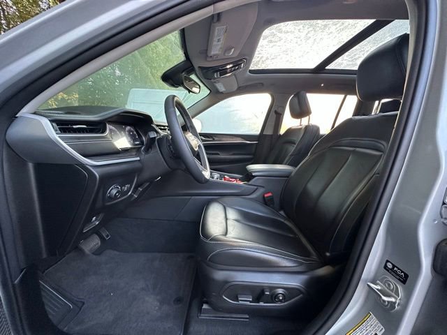 Used 2023 Jeep Grand Cherokee Limited image 25