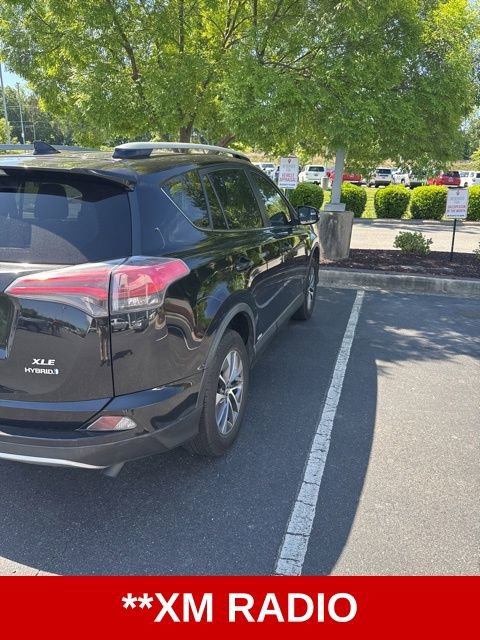 Used 2017 Toyota RAV4 XLE AWD/4WD image 6