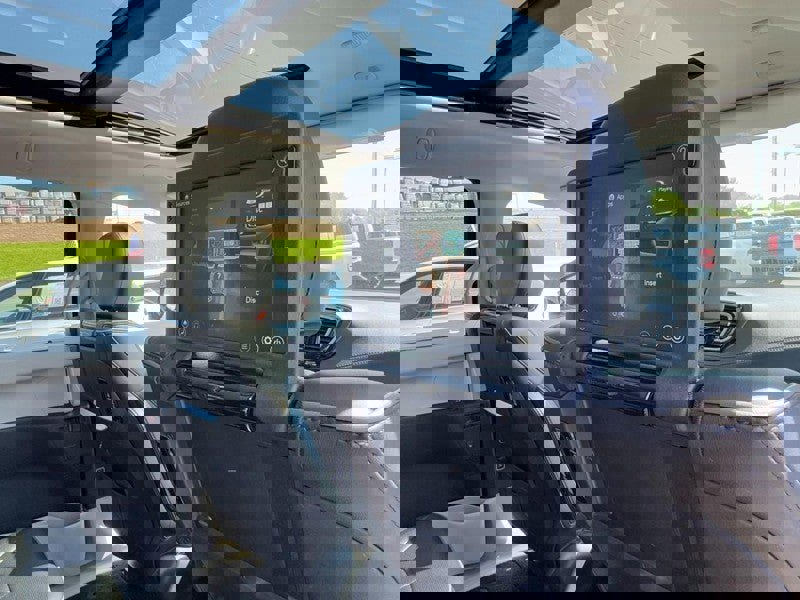 Used 2019 Chrysler Pacifica Limited w/ Tire & Wheel Group image 13