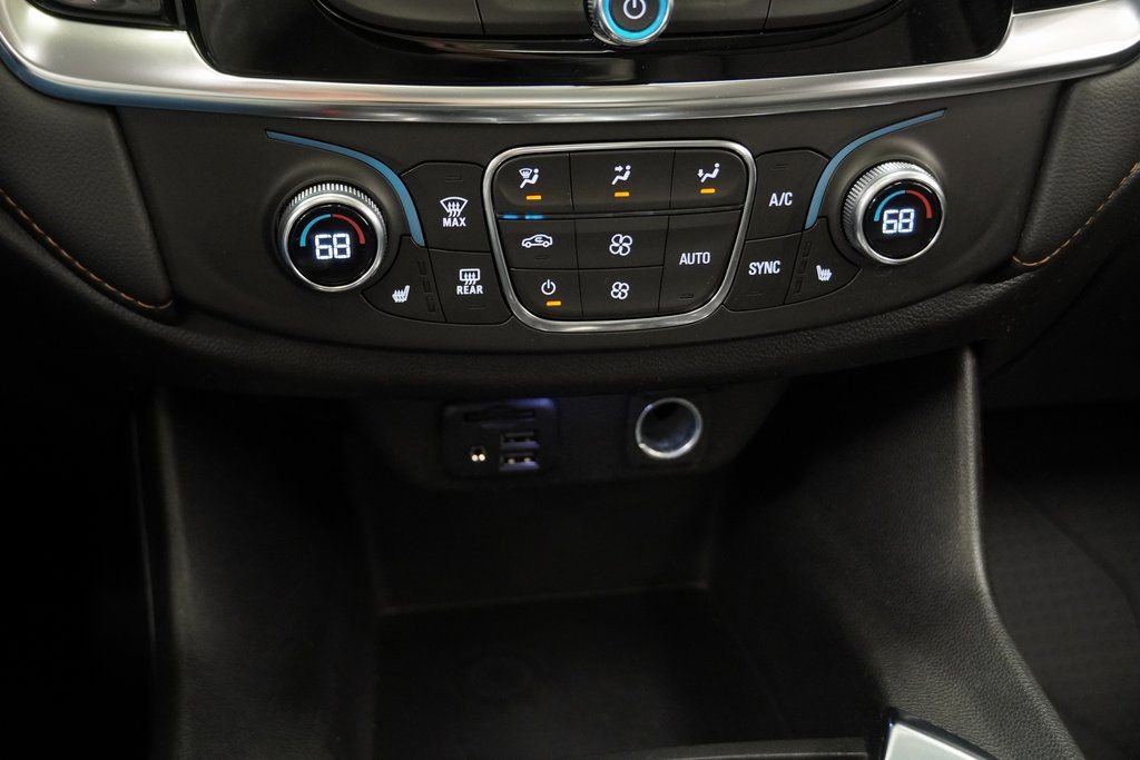 Used 2021 Chevrolet Traverse LT w/ LT Premium Package image 37