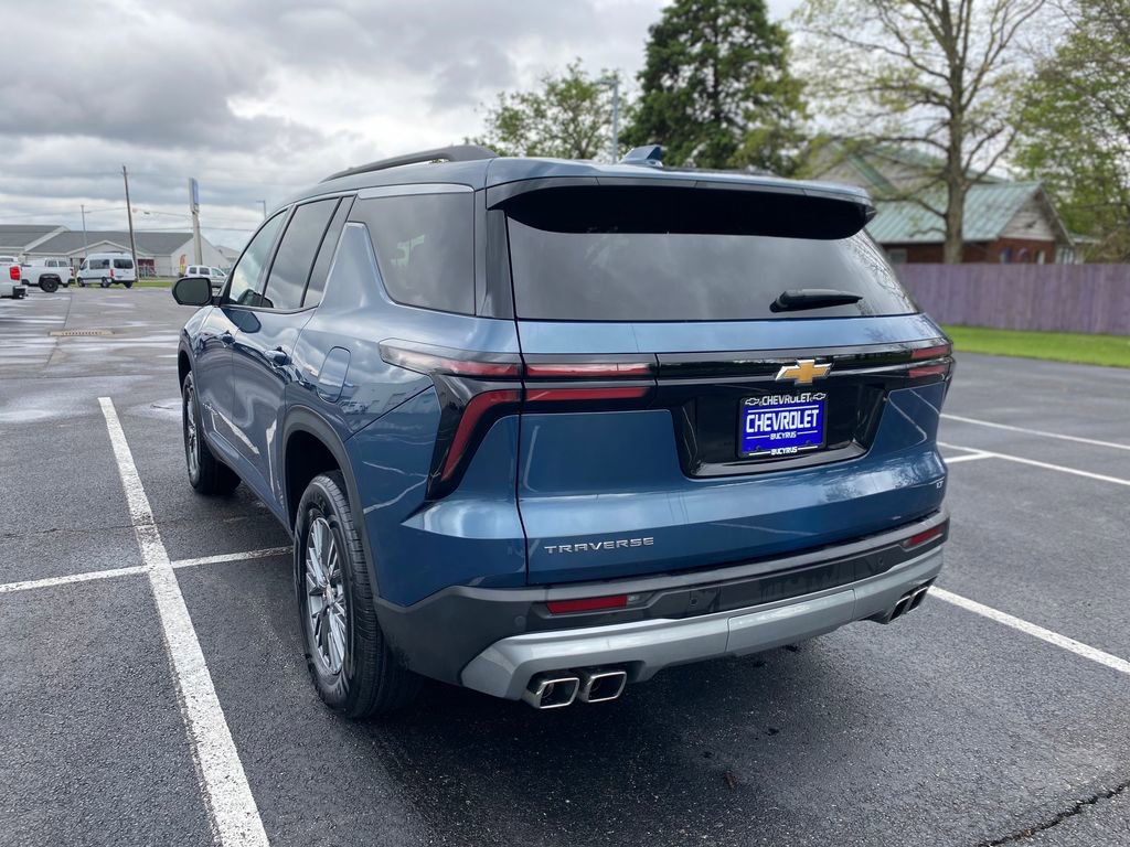 Used 2024 Chevrolet Traverse LT w/ LPO, Floor Liner Package FWD image 5