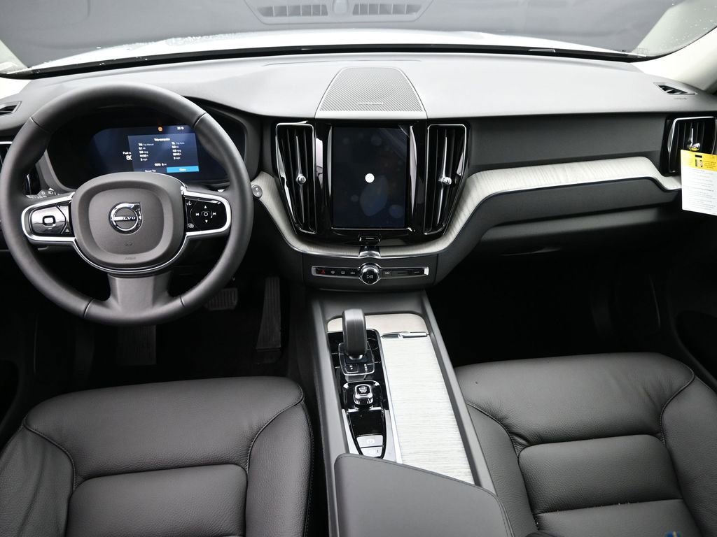 New 2025 Volvo XC60 B5 Plus w/ Protection Package Premier image 20