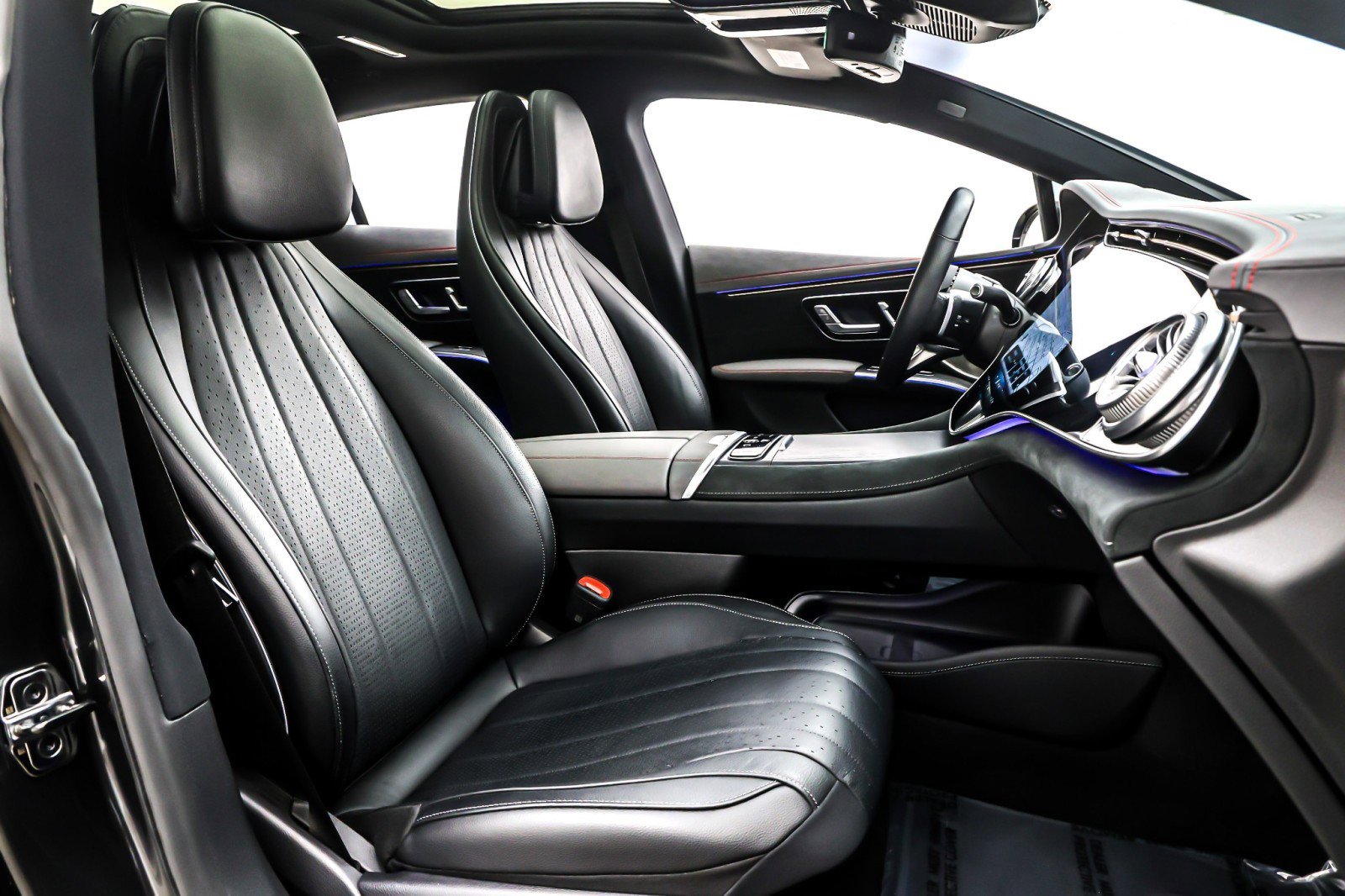 Certified 2022 Mercedes-Benz EQS 580 4MATIC Sedan image 8