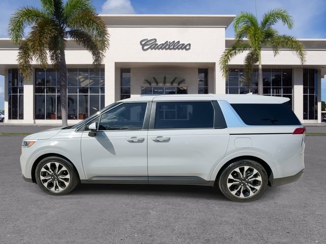 Used 2024 Kia Carnival EX image 8