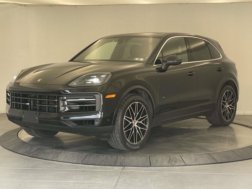 Certified 2025 Porsche Cayenne AWD/4WD image 1
