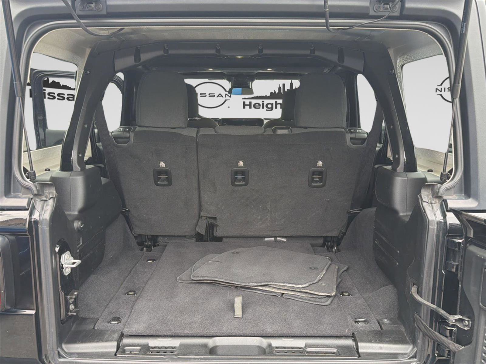 Used 2025 Jeep Wrangler Sport S AWD/4WD image 25
