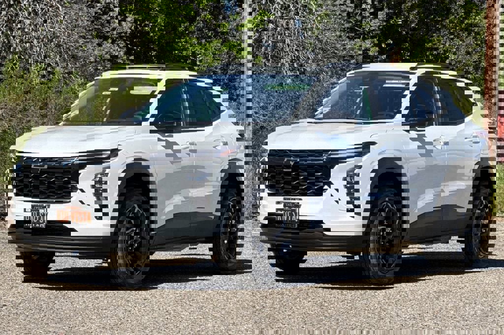 New 2026 Chevrolet Trax LT w/ Sunroof Package image 8