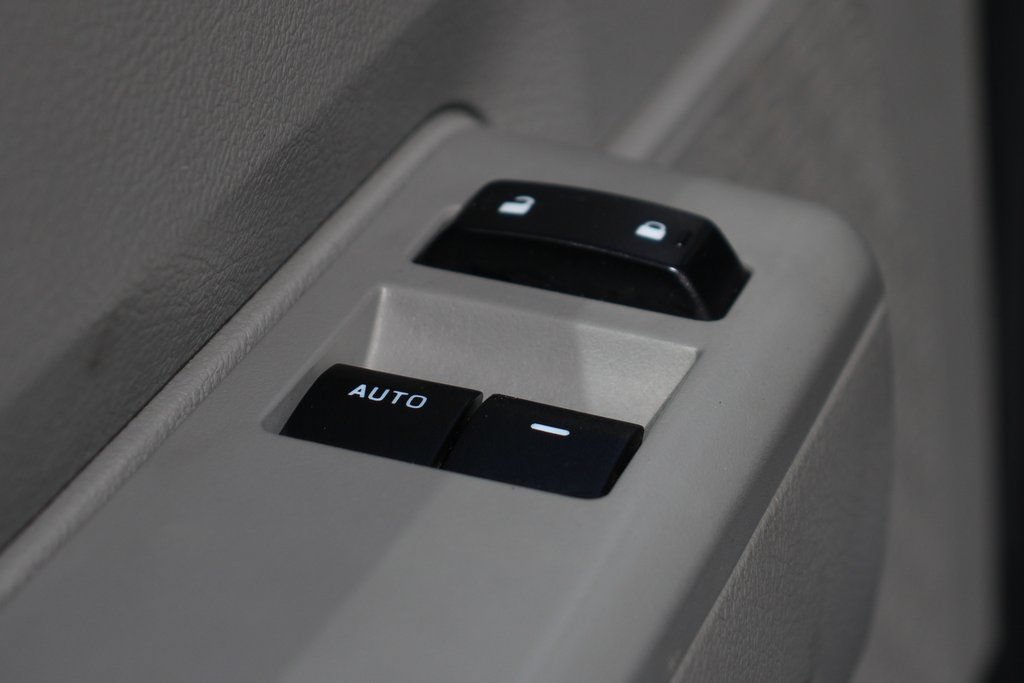 Used 2023 Ford E-450 and Econoline 450 Super Duty w/ Power Windows & Locks Group RWD image 20