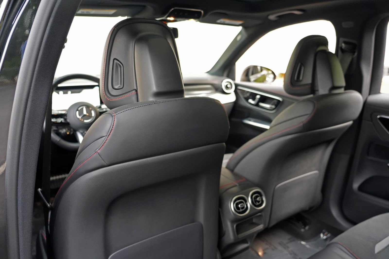 Used 2024 Mercedes-Benz GLC 43 AMG 4MATIC image 45