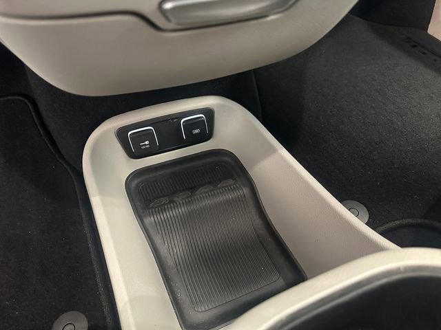 Used 2017 Chrysler Pacifica Touring-L Plus w/ Tire & Wheel Group FWD image 16