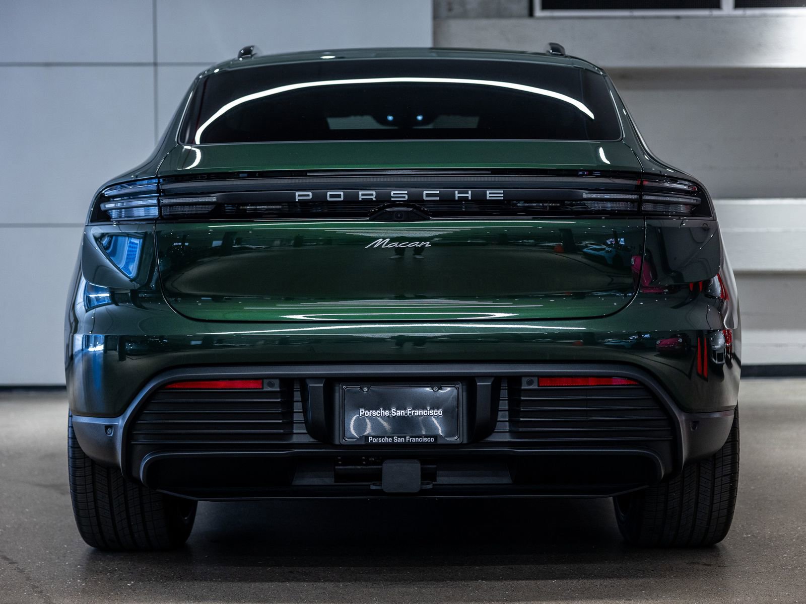 Certified 2025 Porsche Macan Electric RWD image 7