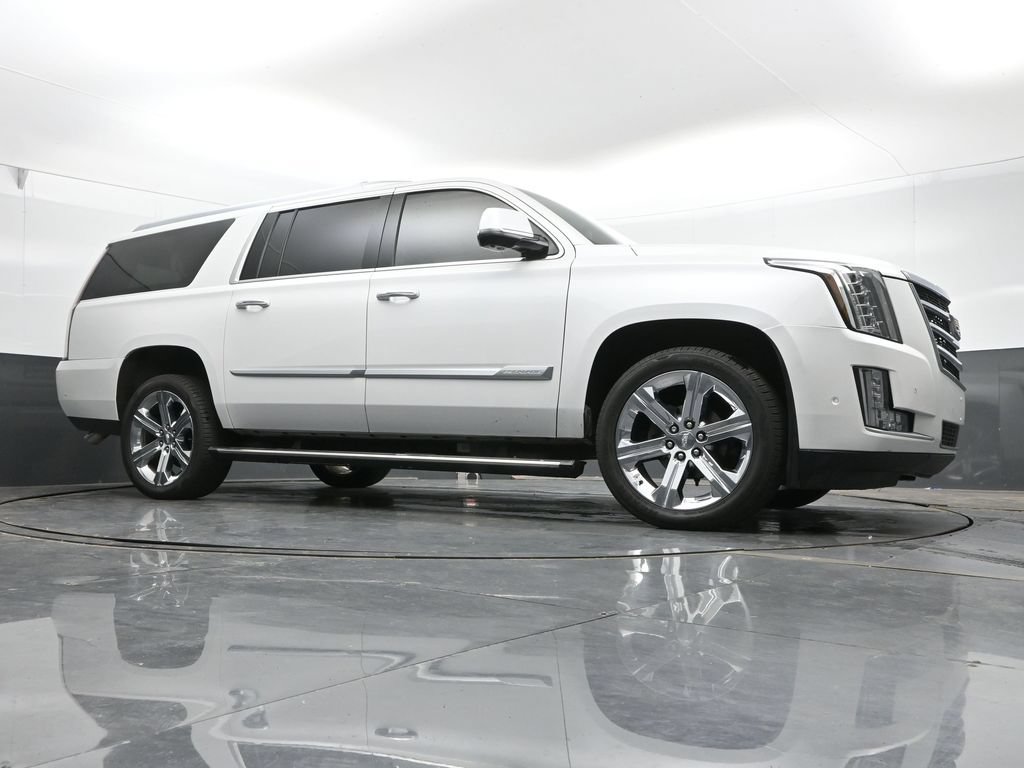 Used 2018 Cadillac Escalade ESV Premium Luxury AWD/4WD image 44