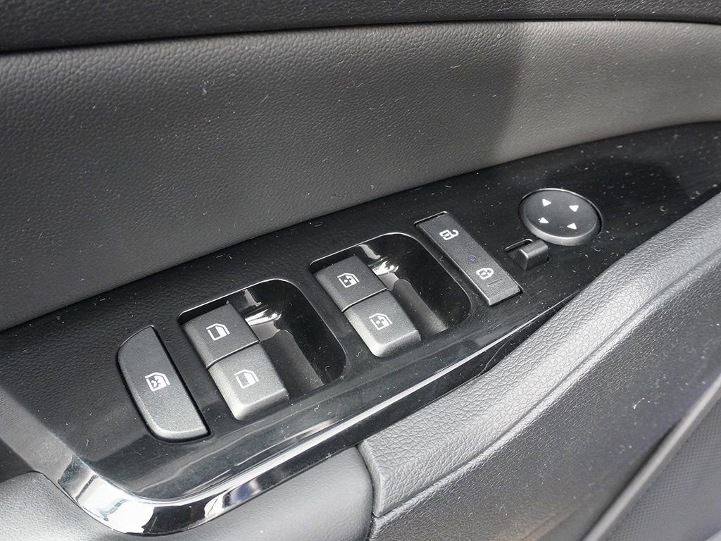 Used 2023 Kia Sportage EX image 30