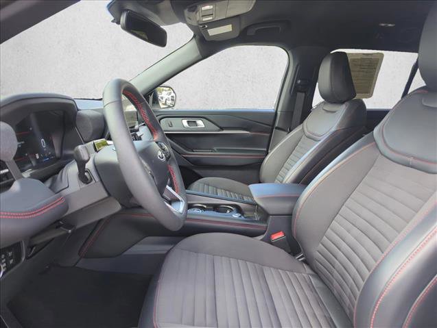 Used 2025 Ford Explorer ST-Line w/ Premium Package image 12