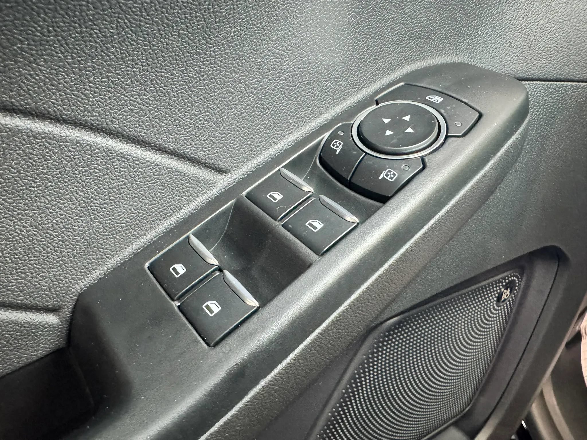 Used 2023 Ford Escape Platinum w/ Premium Technology Package AWD/4WD image 21