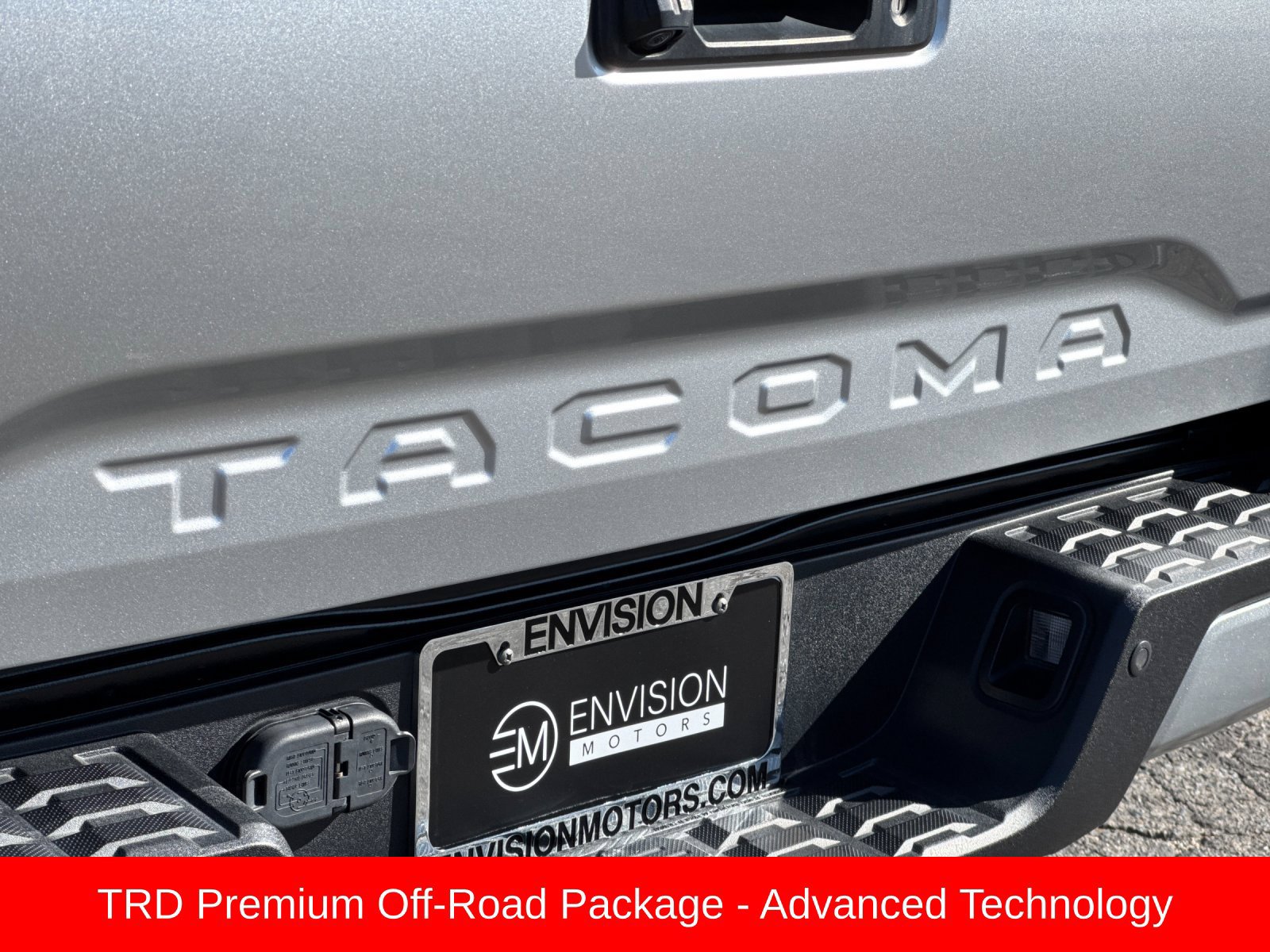Used 2023 Toyota Tacoma TRD Off-Road w/ TRD Premium Off Road Package AWD/4WD image 26