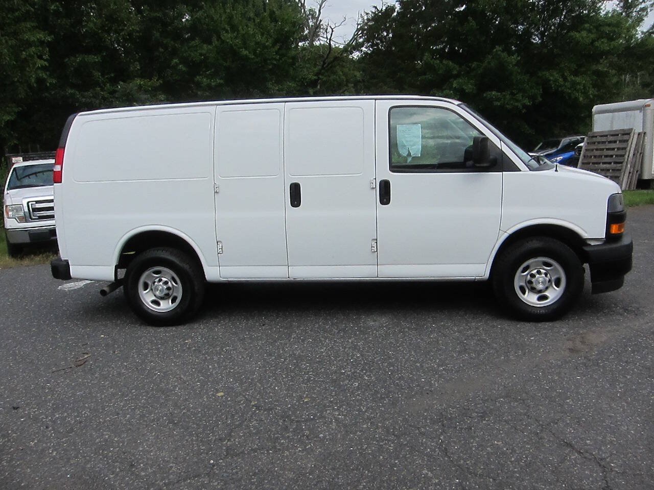 Used 2020 Chevrolet Express 2500 w/ Driver Convenience Package RWD image 3