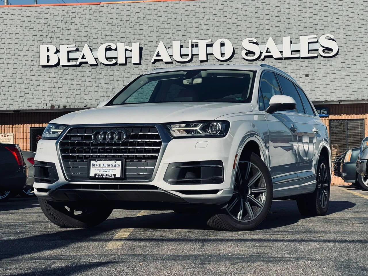 Used 2017 Audi Q7 3.0T Premium w/ Towing Package image 1