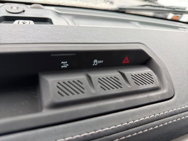 Used 2025 Ford Bronco Outer Banks image 17