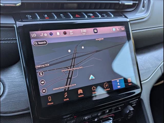 Used 2025 Jeep Grand Cherokee L Limited w/ Luxury Tech Group II image 11