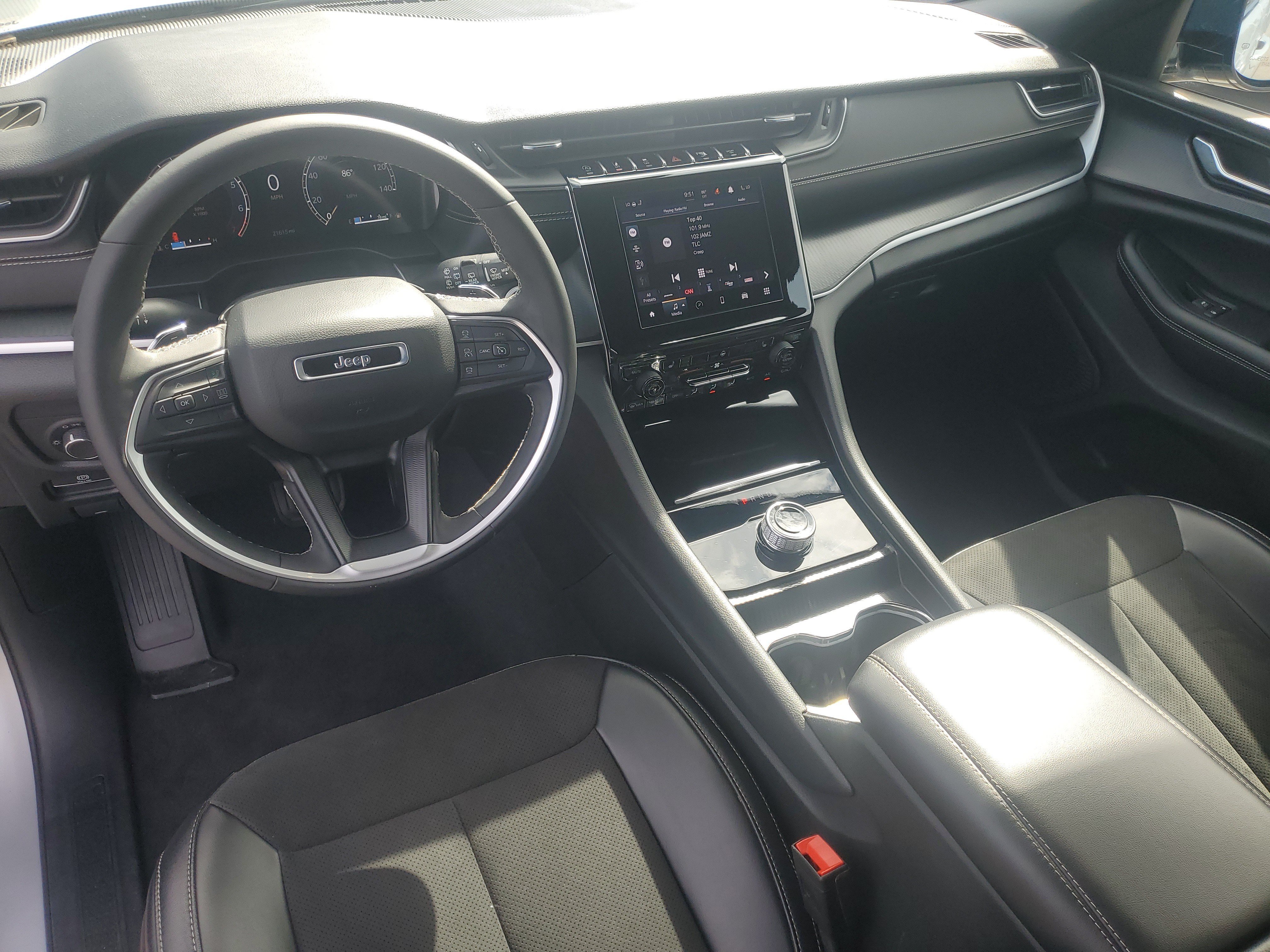 Used 2024 Jeep Grand Cherokee Altitude RWD image 14