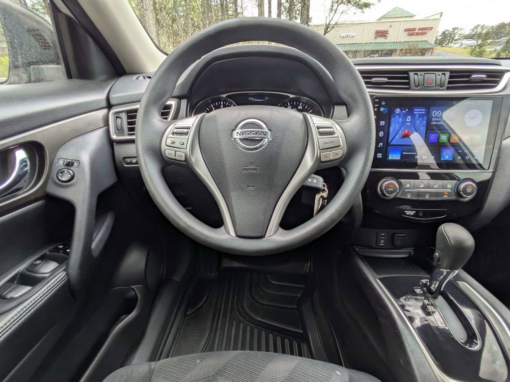 Used 2015 Nissan Rogue S image 15