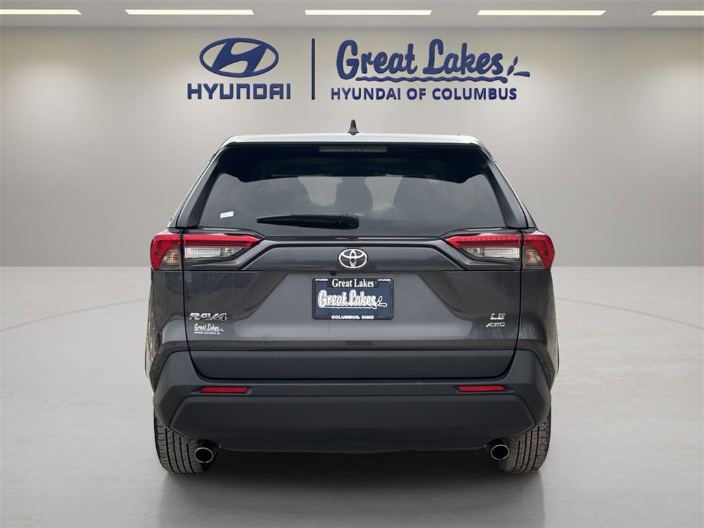 Used 2022 Toyota RAV4 LE image 4