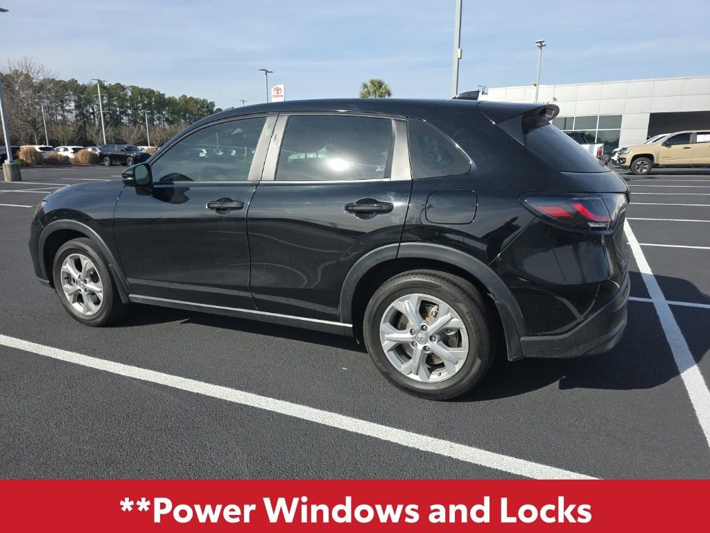 Used 2025 Honda HR-V LX image 5