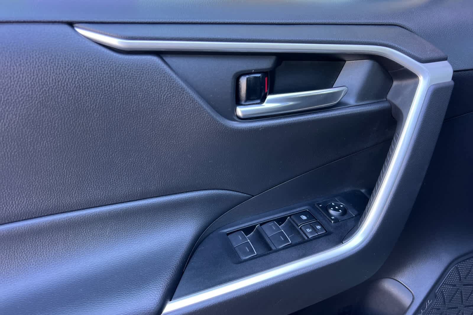 Certified 2022 Toyota RAV4 XLE AWD/4WD image 12