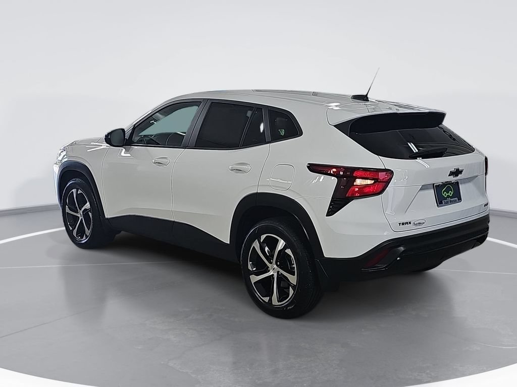 Certified 2024 Chevrolet Trax RS w/ Driver Confidence Package FWD image 6