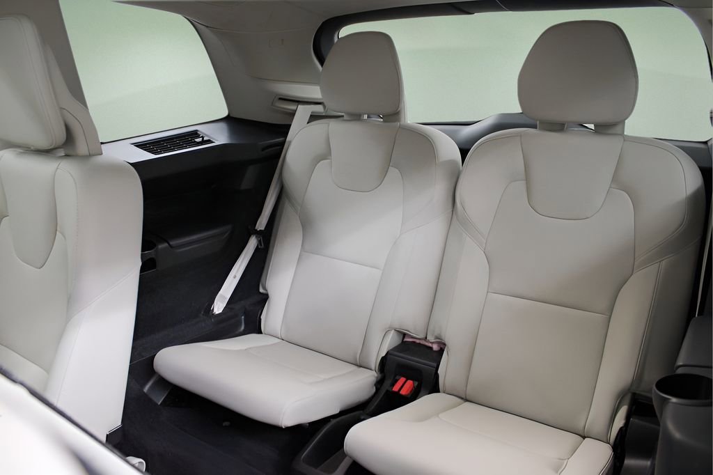 Used 2023 Volvo XC90 B6 Plus w/ Protection Package Premier image 23