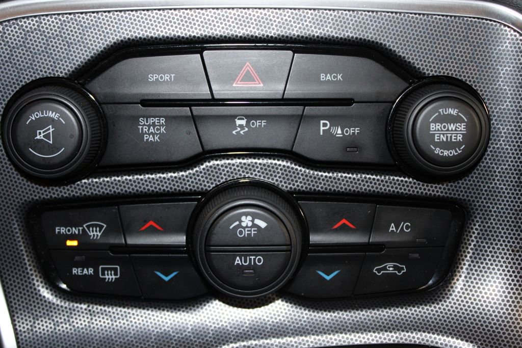 Used 2016 Dodge Challenger R/T Scat Pack w/ Leather Interior Group image 35