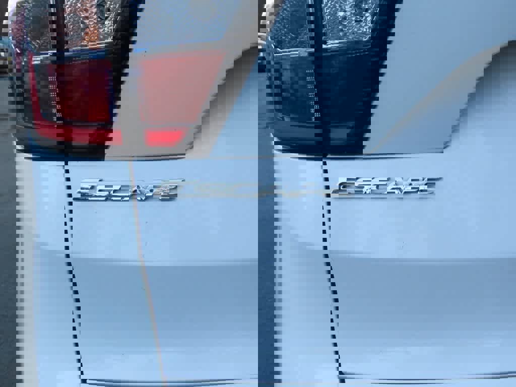 Used 2018 Ford Escape SE image 7