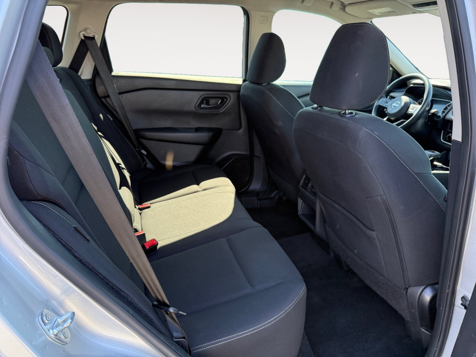 Used 2024 Nissan Rogue S AWD/4WD image 18