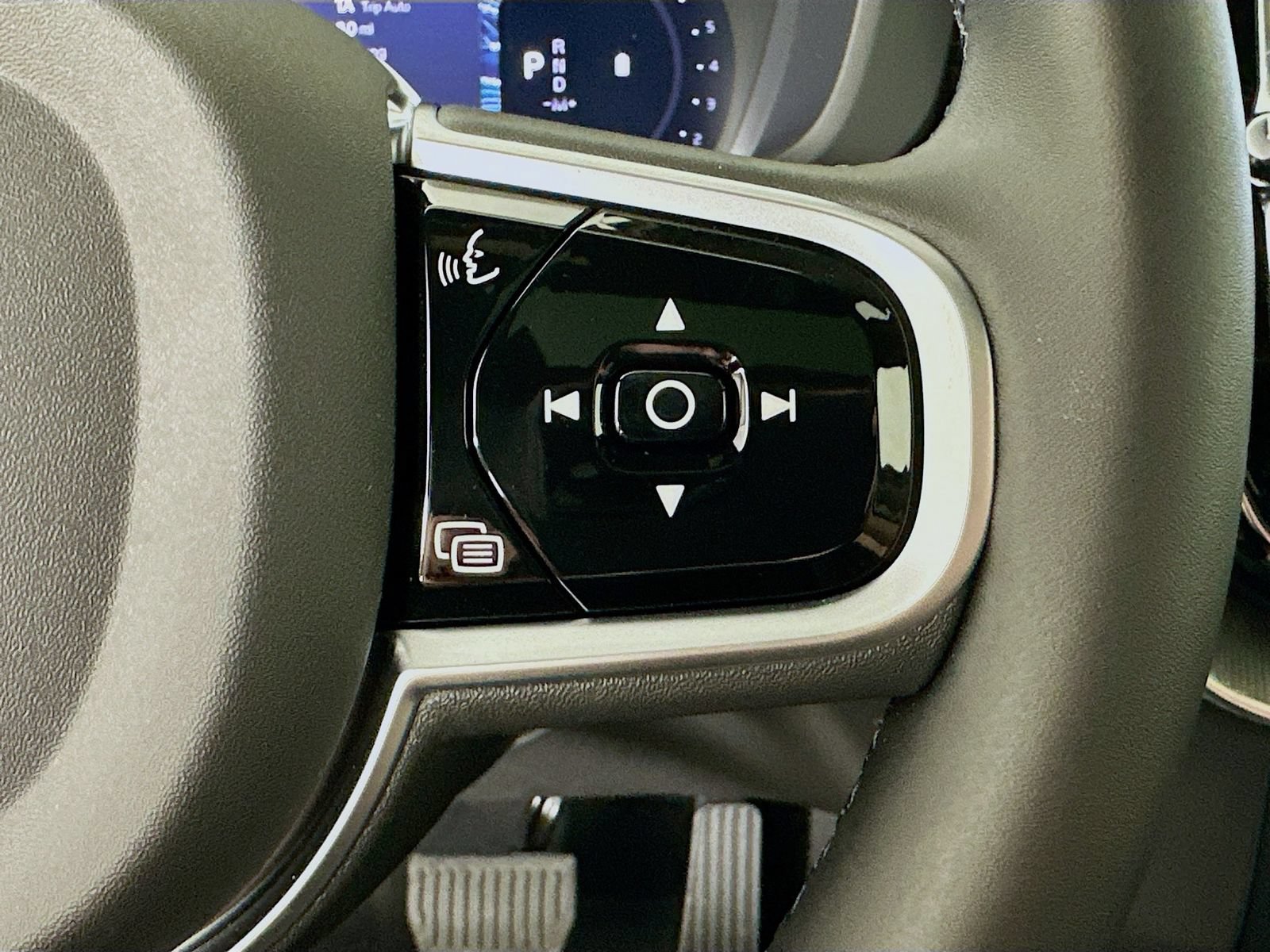 New 2026 Volvo XC60 B5 Ultra w/ Protection Package Premier AWD/4WD image 19