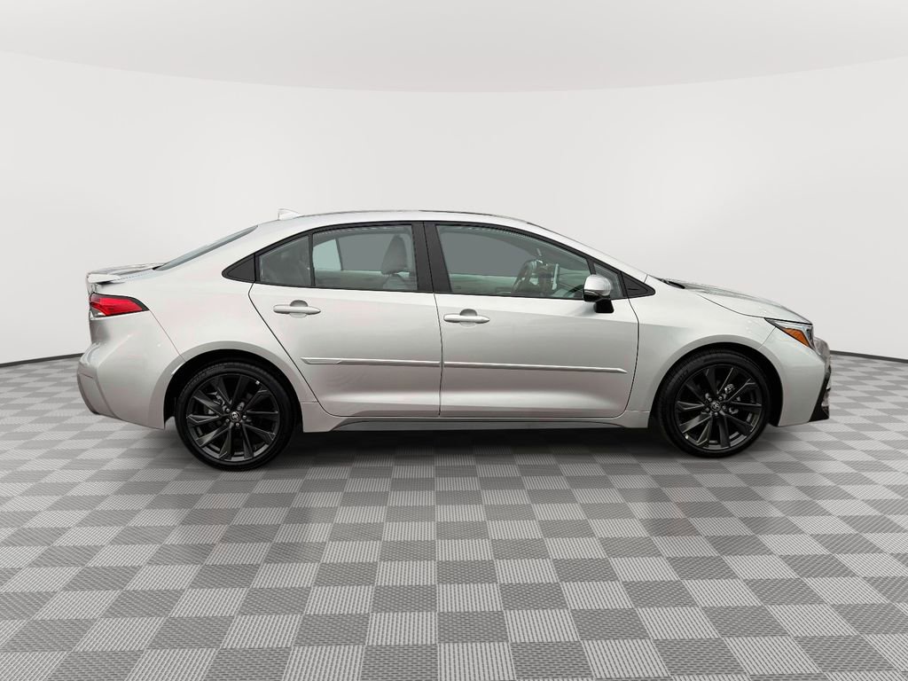 Used 2025 Toyota Corolla SE w/ SE Premium Package FWD image 8