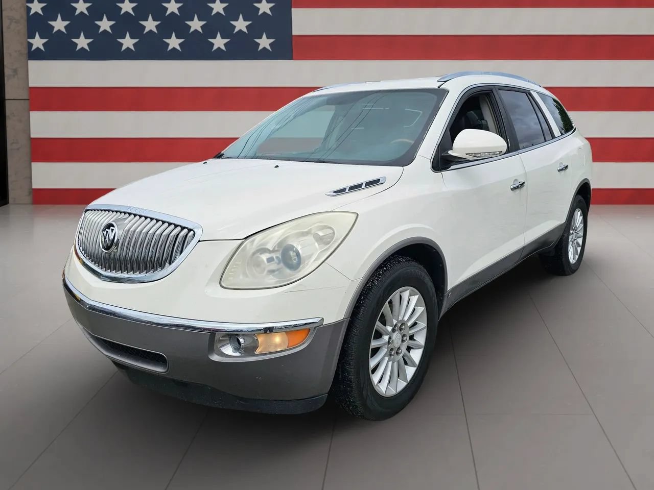 Used 2010 Buick Enclave CXL FWD image 1