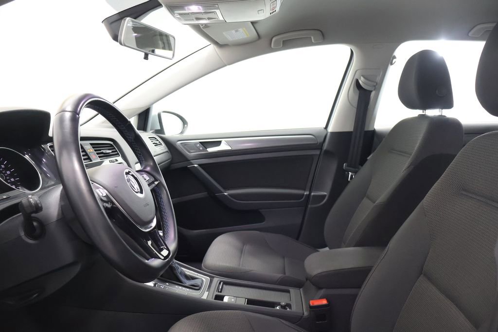 Used 2019 Volkswagen e-Golf SE w/ Driver Assistance Package FWD image 13