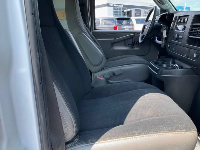 Used 2022 Chevrolet Express 2500 w/ Driver Convenience Package RWD image 15