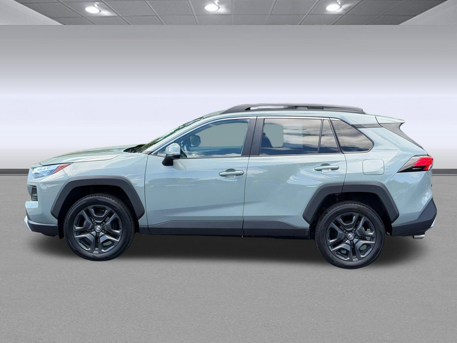 Used 2022 Toyota RAV4 Adventure AWD/4WD image 2