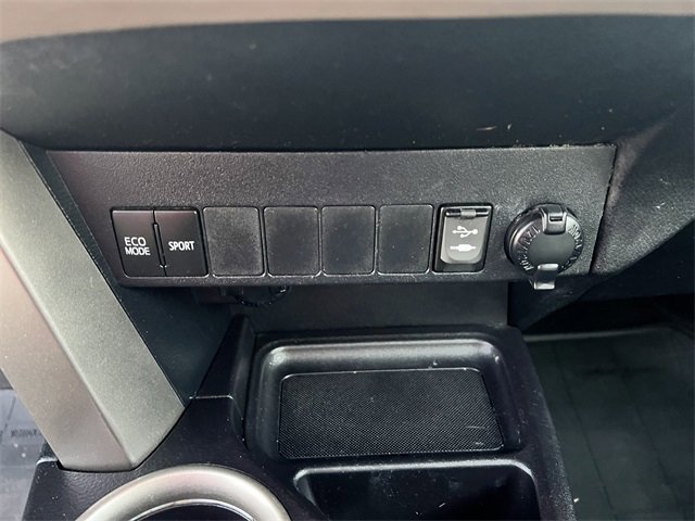 Used 2015 Toyota RAV4 XLE image 26