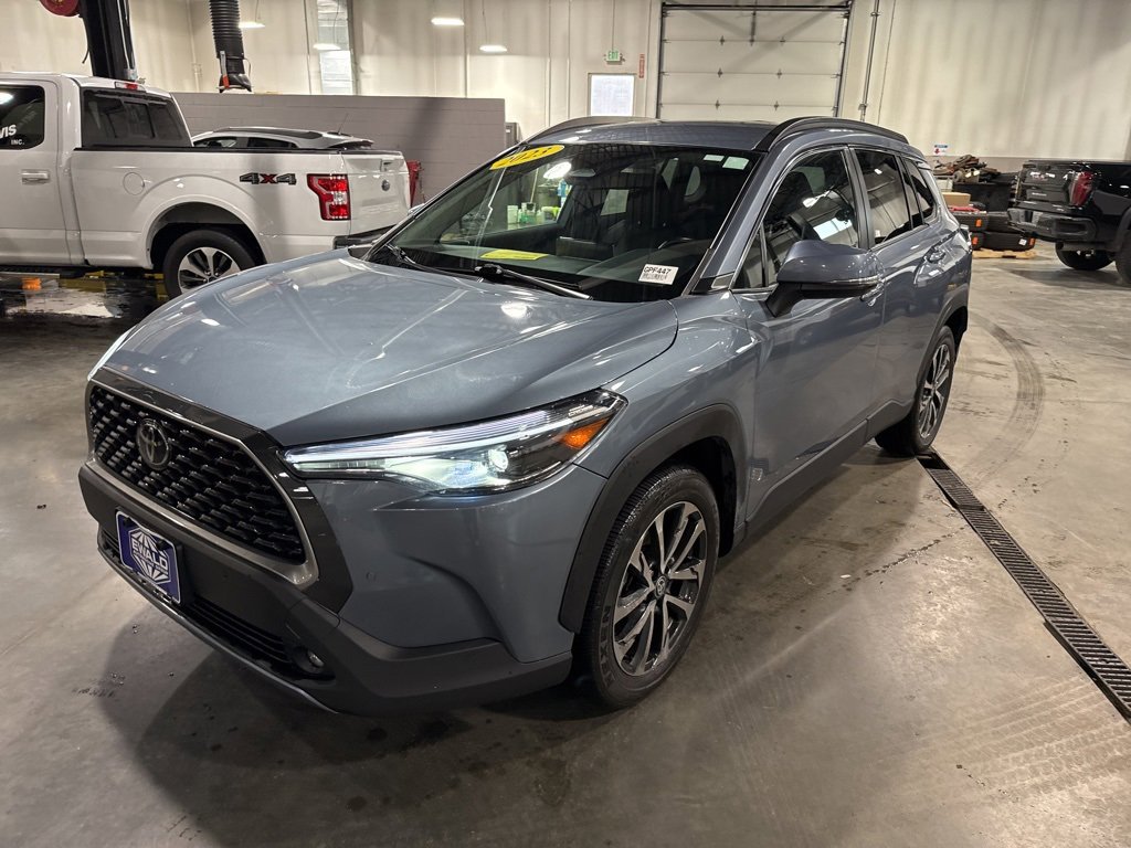 Used 2023 Toyota Corolla Cross XLE image 7