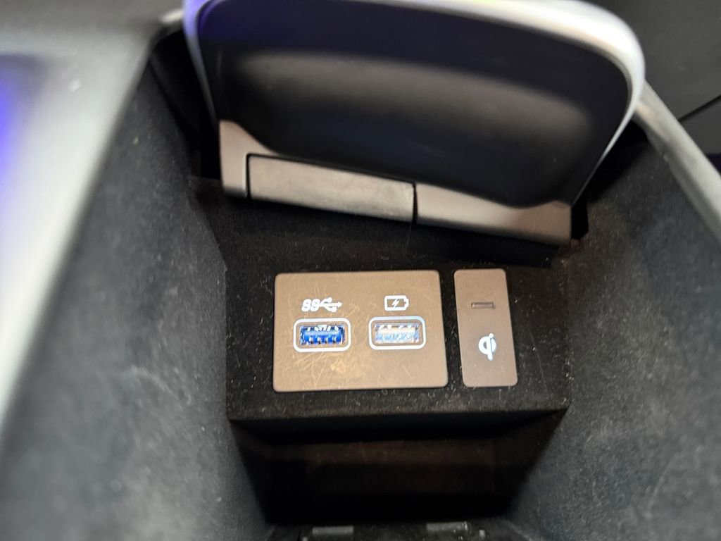 Used 2025 Genesis GV70 3.5T Sport w/ Sport Advanced Package image 19