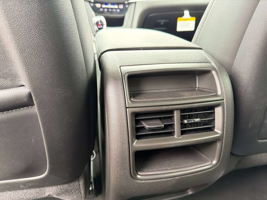 New 2026 Cadillac XT5 Luxury w/ LPO, ONYX Package FWD image 16