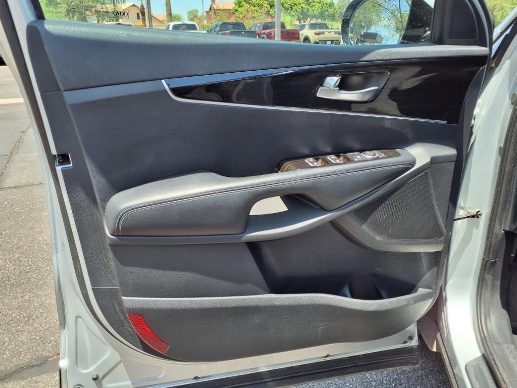 Used 2020 Kia Sorento LX image 28